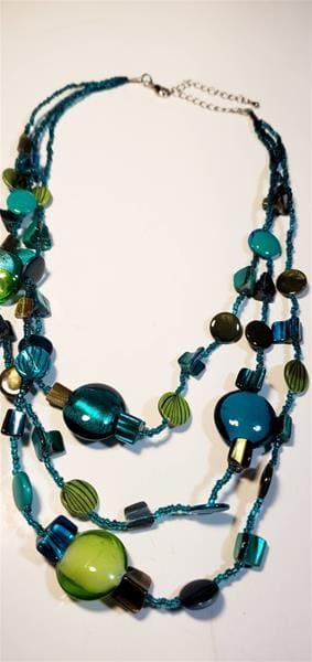 Vibrant Teal beaded necklace